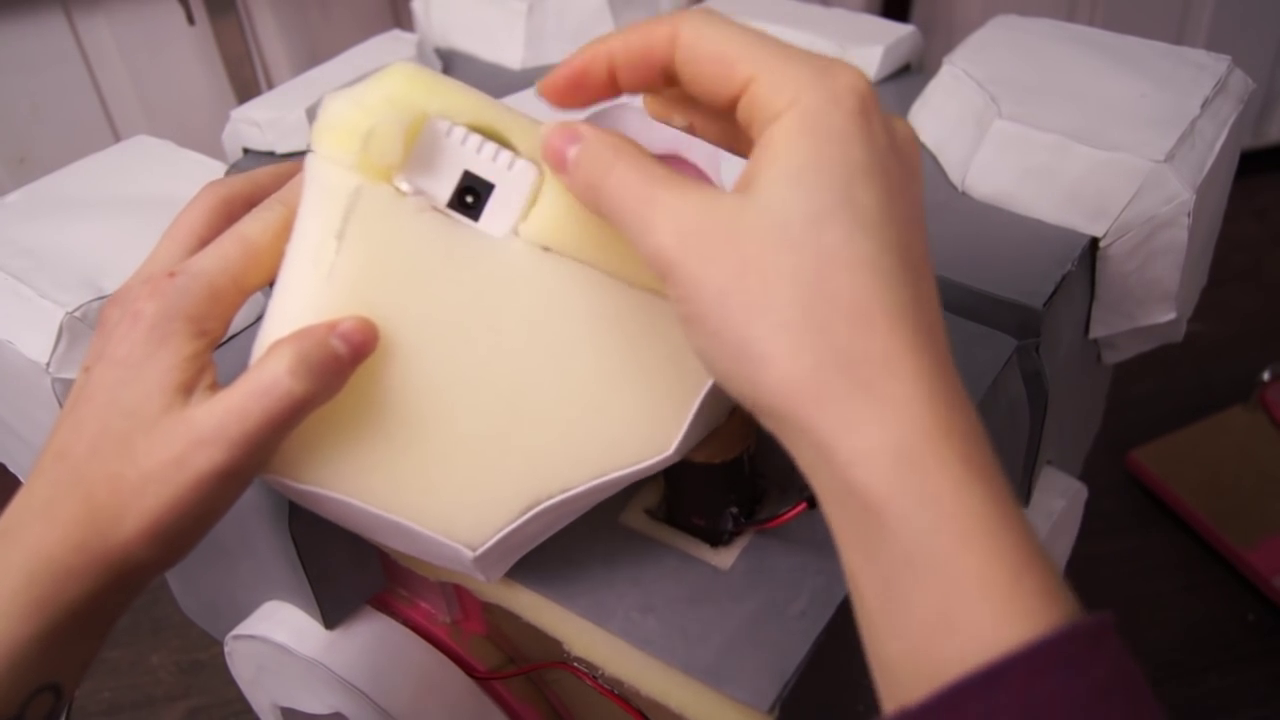 portal-companion-cube-led-light-box-storage-hidden-compartment-2017-02-11-12h53m59s138.png