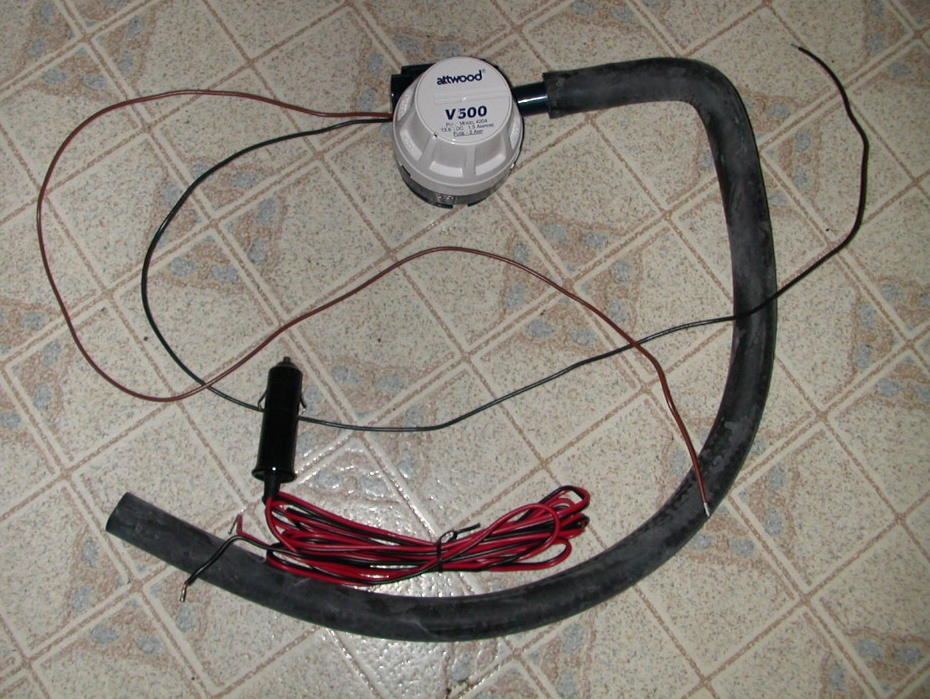 pump plug and hose.JPG