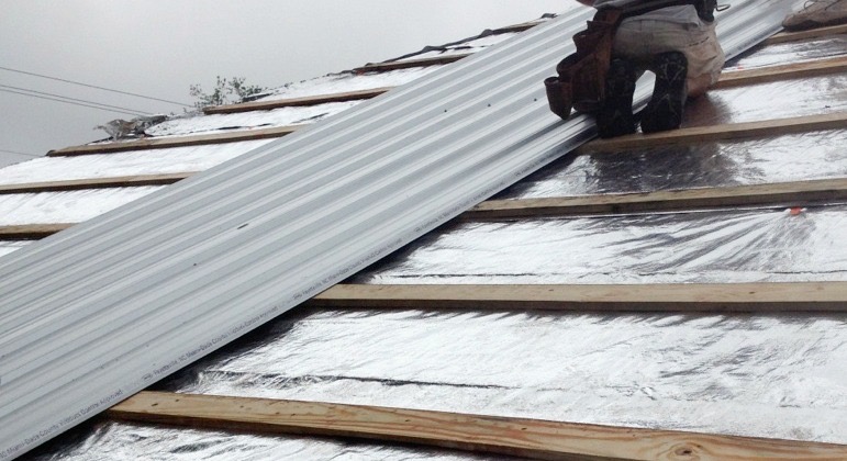 radiant-barrier-under-metal-roof-batten-system-2-771x420.jpg