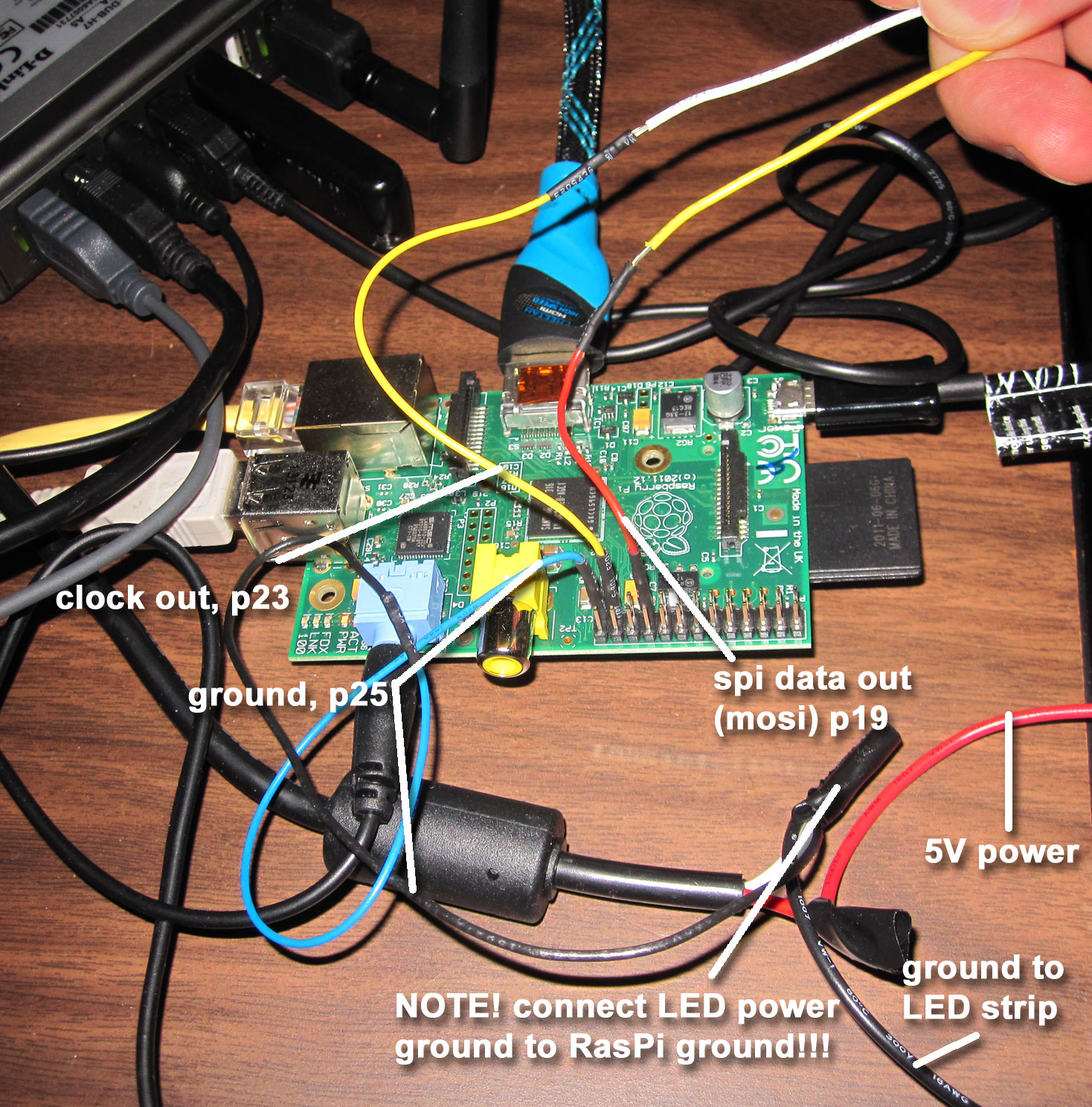 raspi_wiring_rgb_led_strip.jpg