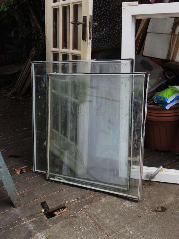 recycling-double-glazed-units_21930840481_o.jpg