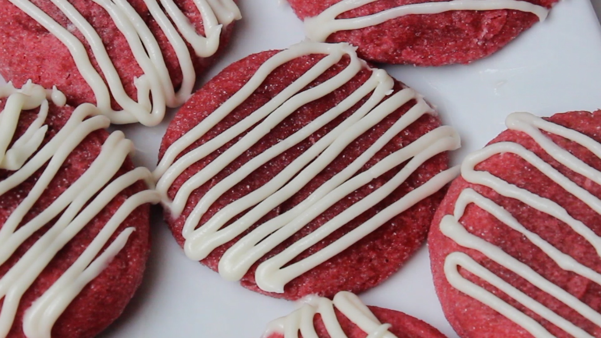 red velvet cookies1.jpg