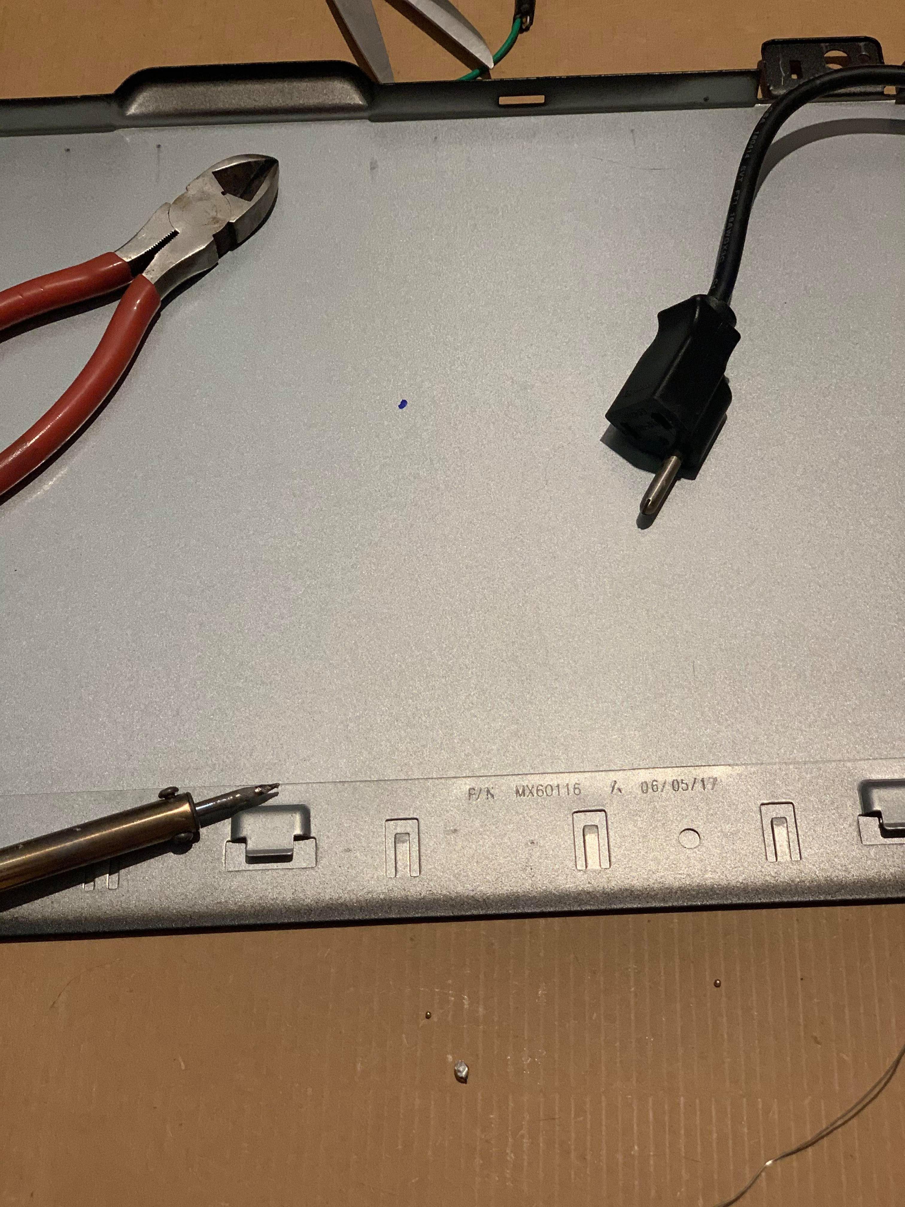 remove prongs from extension cord.jpg