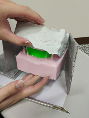 remove-mold-box-and-clay-1.png