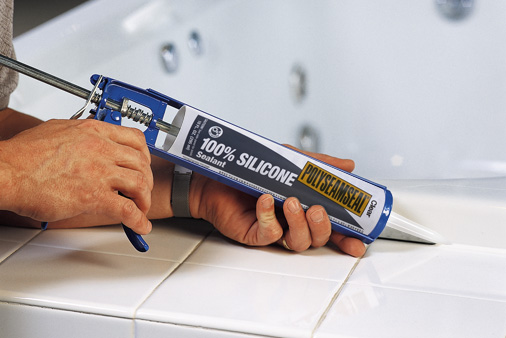 removing_silicone_sealant.jpg