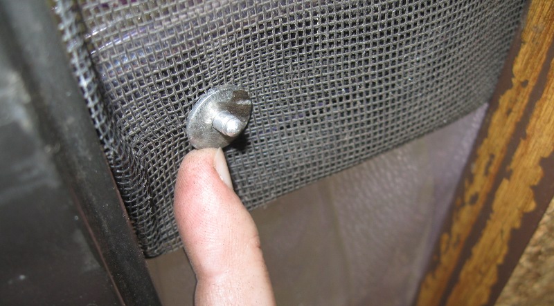 rivet_washer_from_underside.JPG