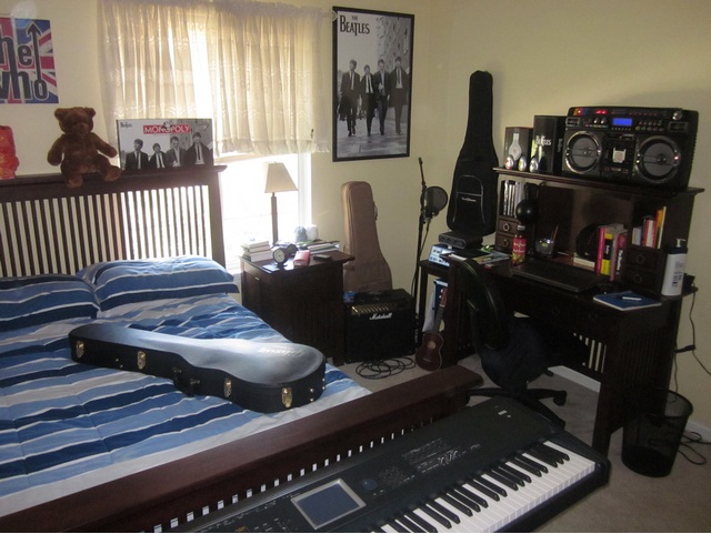 roomstudioroom2.jpg