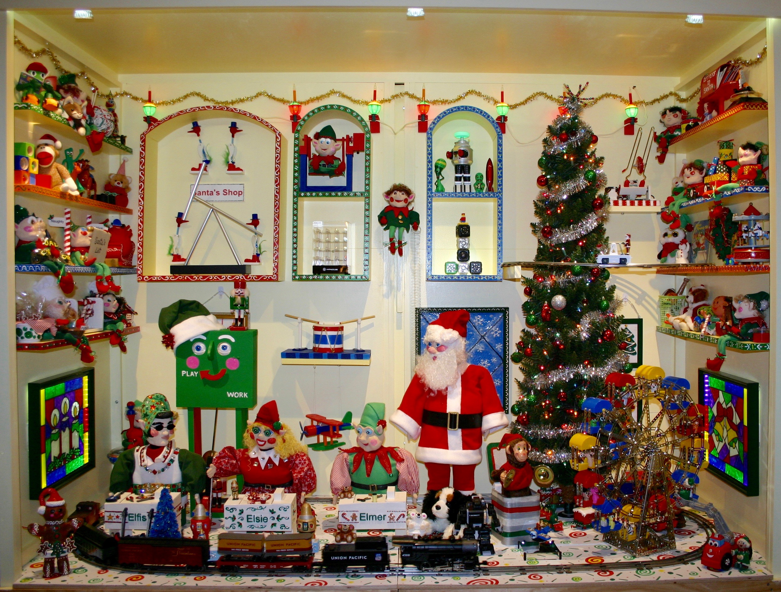 santa shop 2016 - 1.jpg