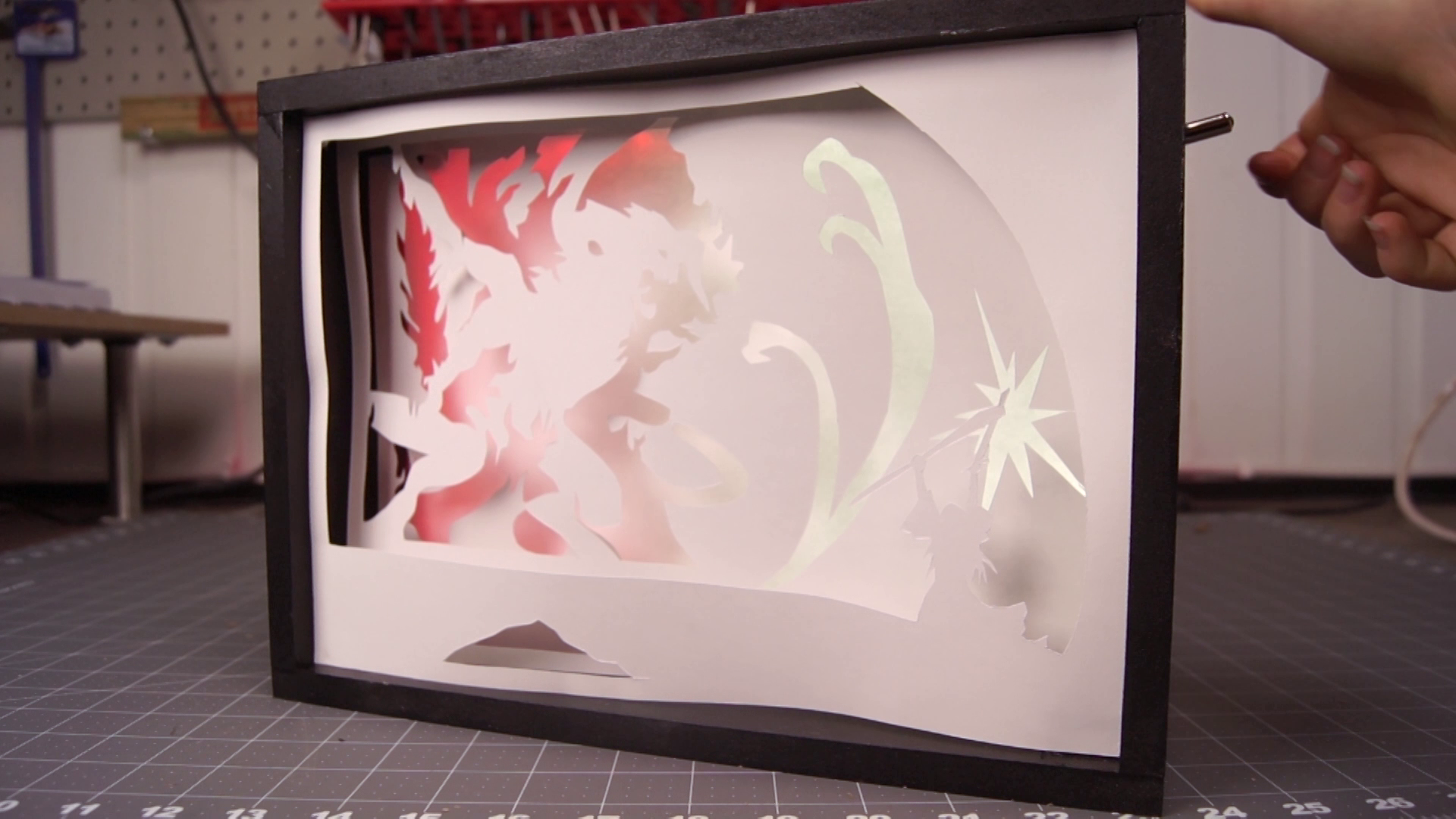 shadow-box-gandalf-balrog-lotr-lamp-light-paper-craft-2017-04-24-09h54m42s123.png