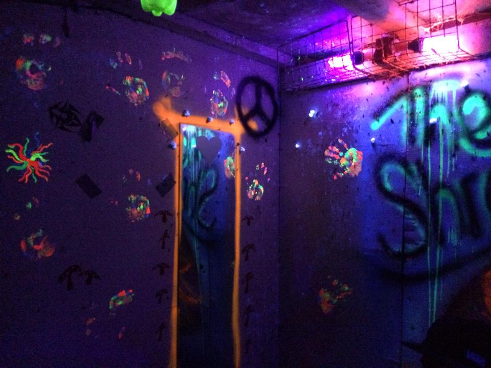 shroom room glowing.jpg