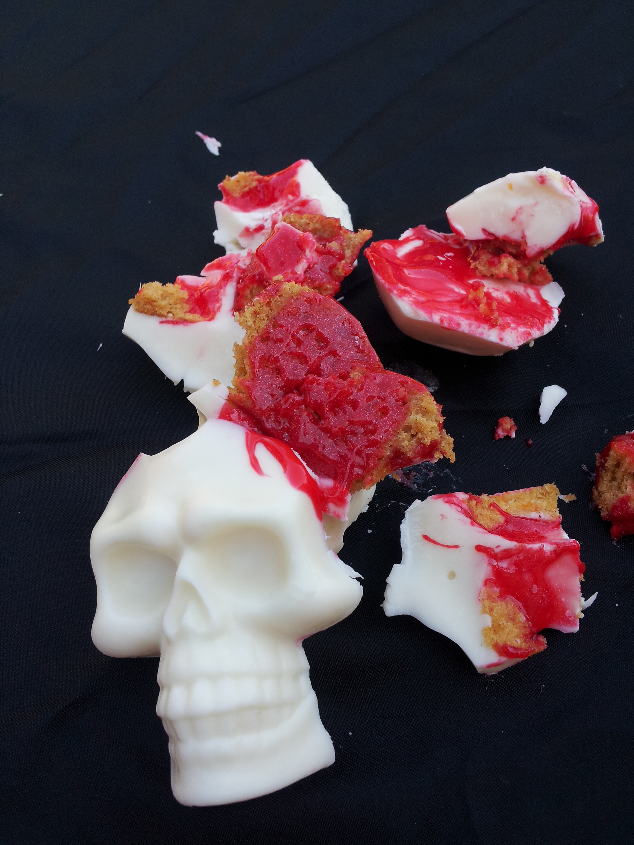 skull cupcake and sugar deco 743.jpg