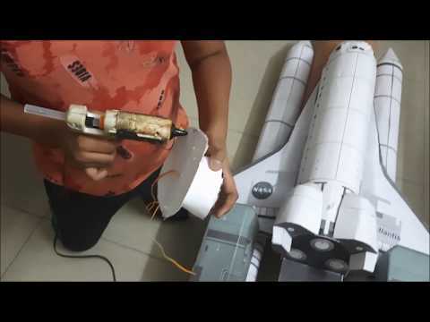 space shuttle Atlantis (paper model Flying)