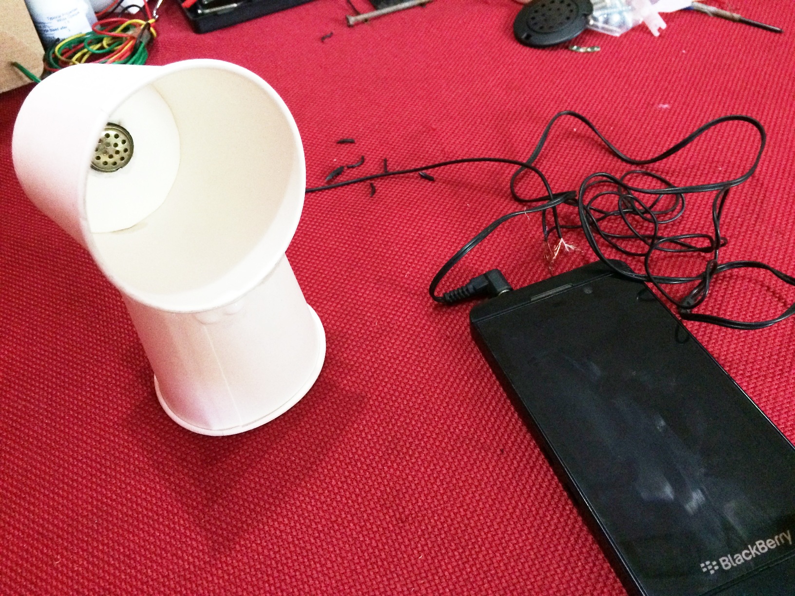 speaker connected to mobile phone.JPG