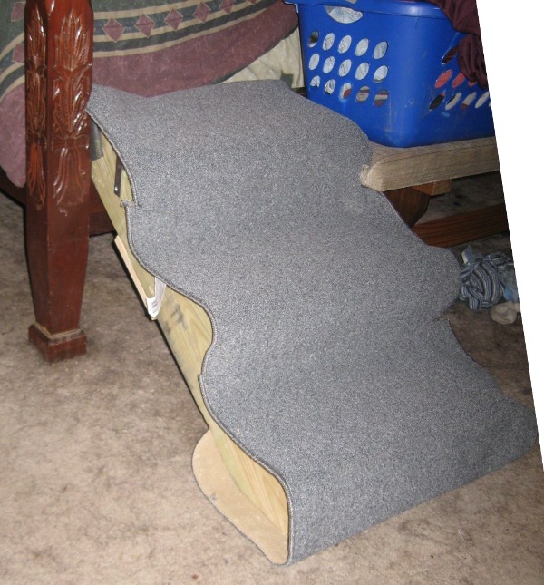 stairs-2-carpet-tackeddown.JPG