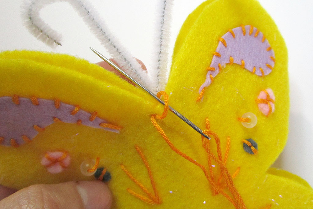 starting-blanket-stitch.jpg