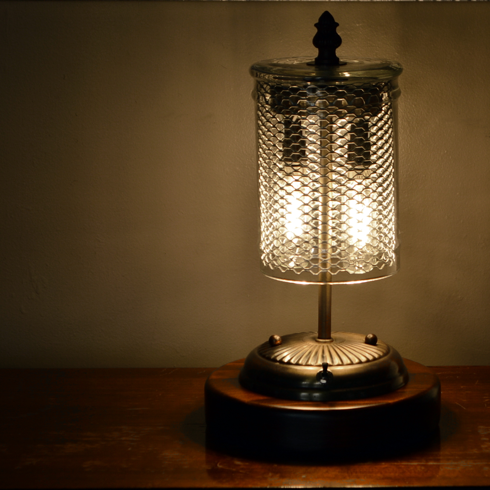 steampunk-table-lamp-1.jpg