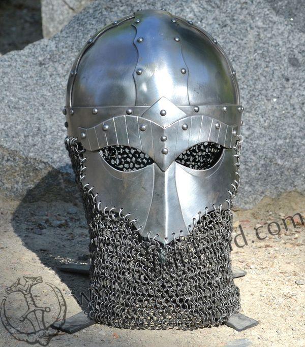 steinar_viking_helmet_riveted_aventail_b.jpg