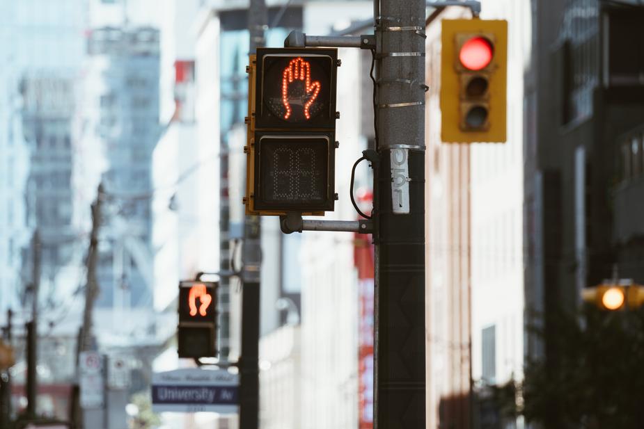 stop-light-for-city-pedestrians_925x.jpg