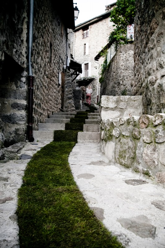 street_art_moss_graffiti_Jaujac_4-533x800.jpeg