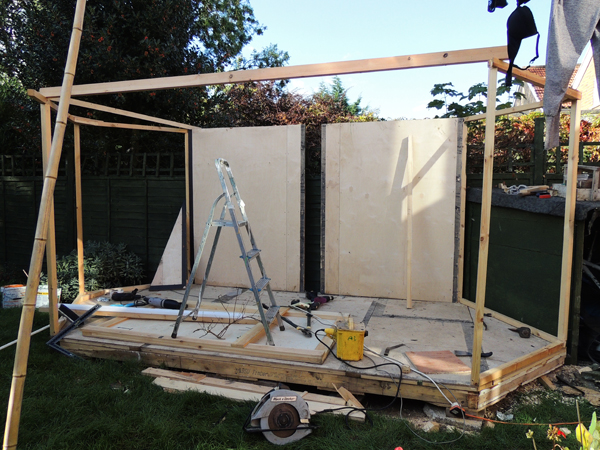 summerhouse-main-casing-frame_21586447039_o.jpg