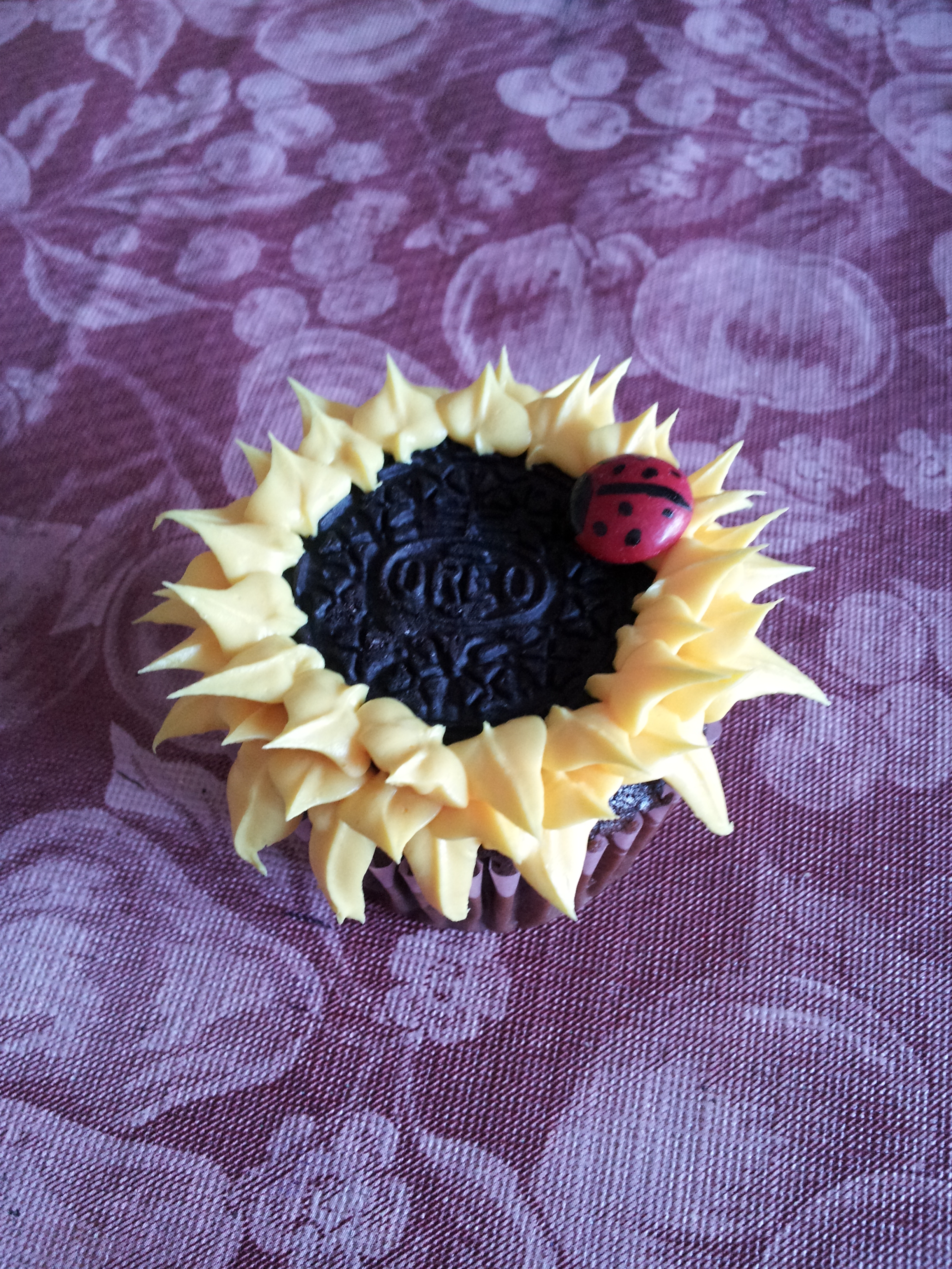 sunflower cupcakes 143.jpg