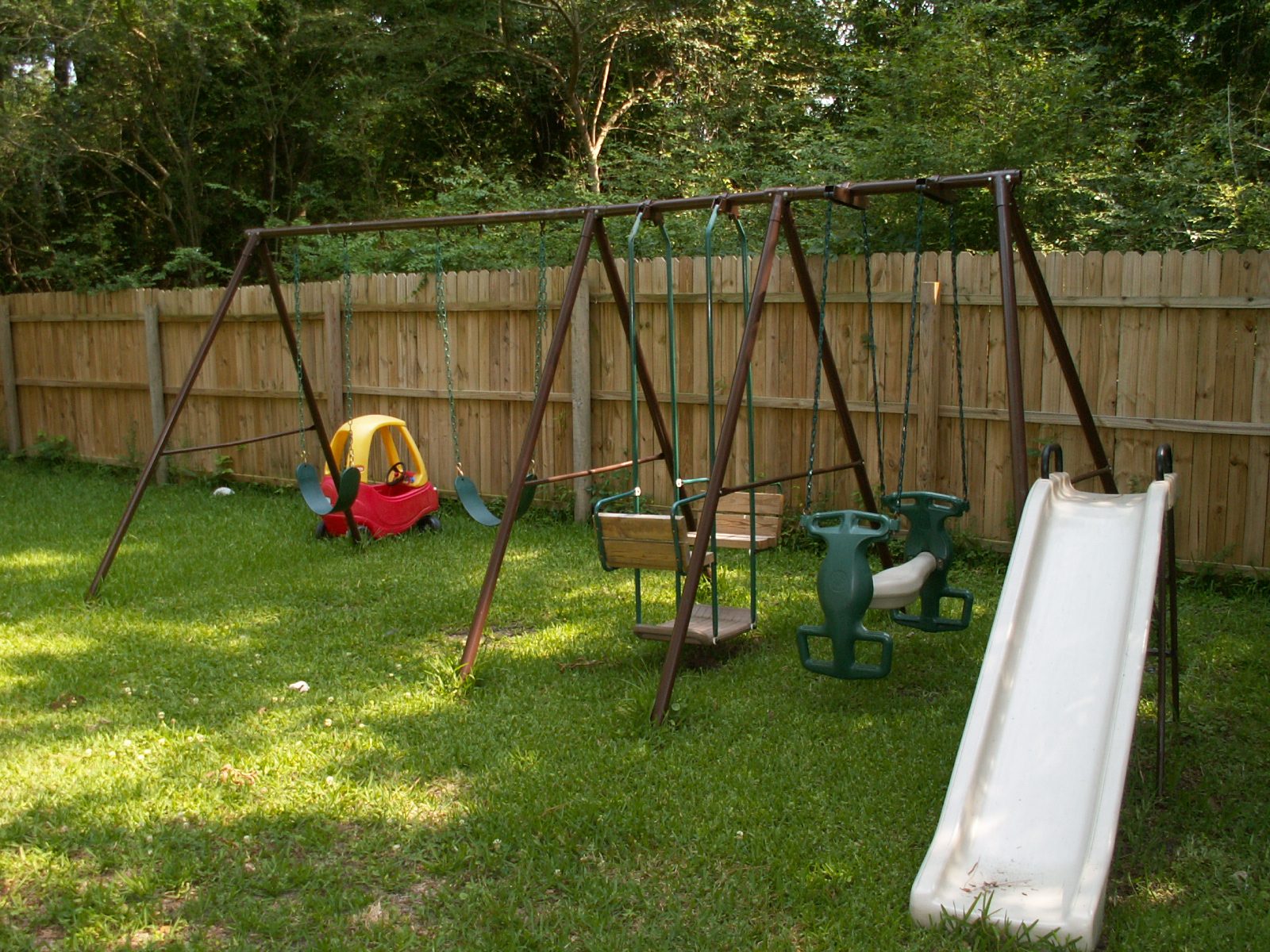 swingset.JPG