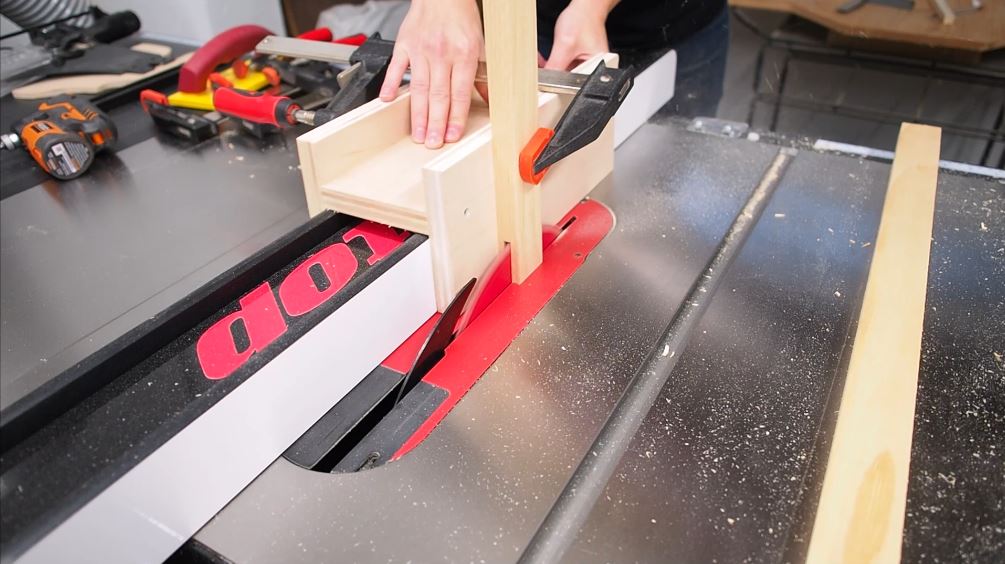 table saw jig notch.JPG