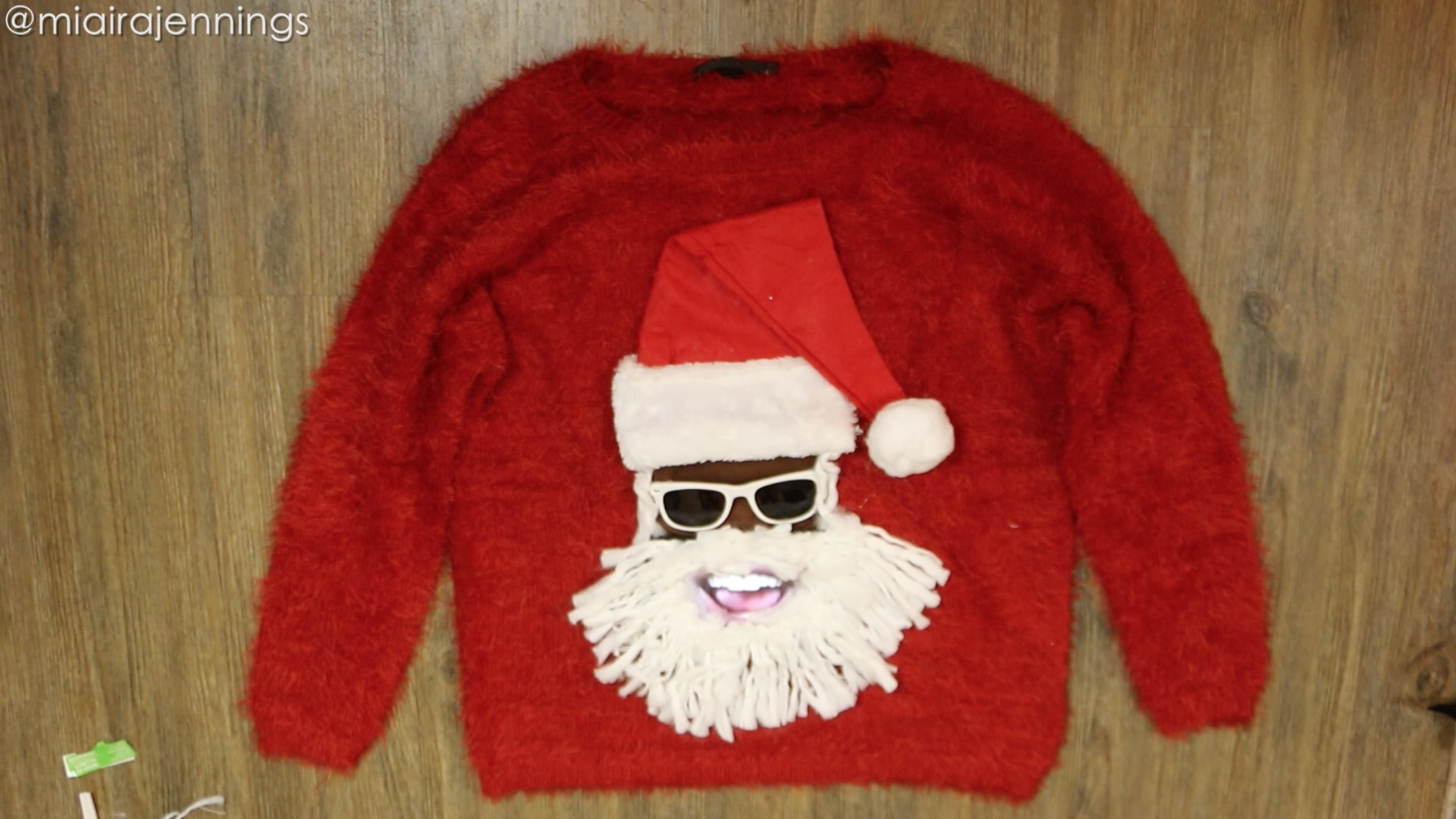 talking santa sweater 2.png