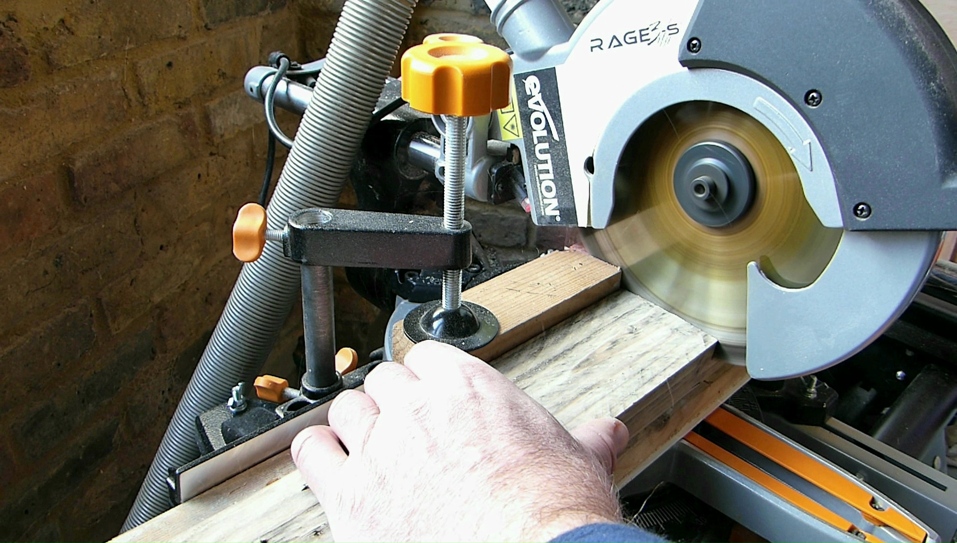 techydiy-cut wood.jpg