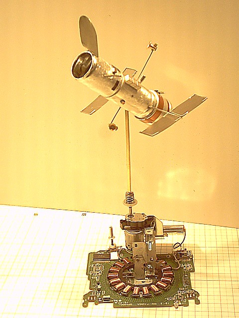 telescopio hubble 2.- kinetic art 2 034.jpg