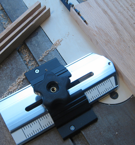 thin rip tablesaw jig.jpg