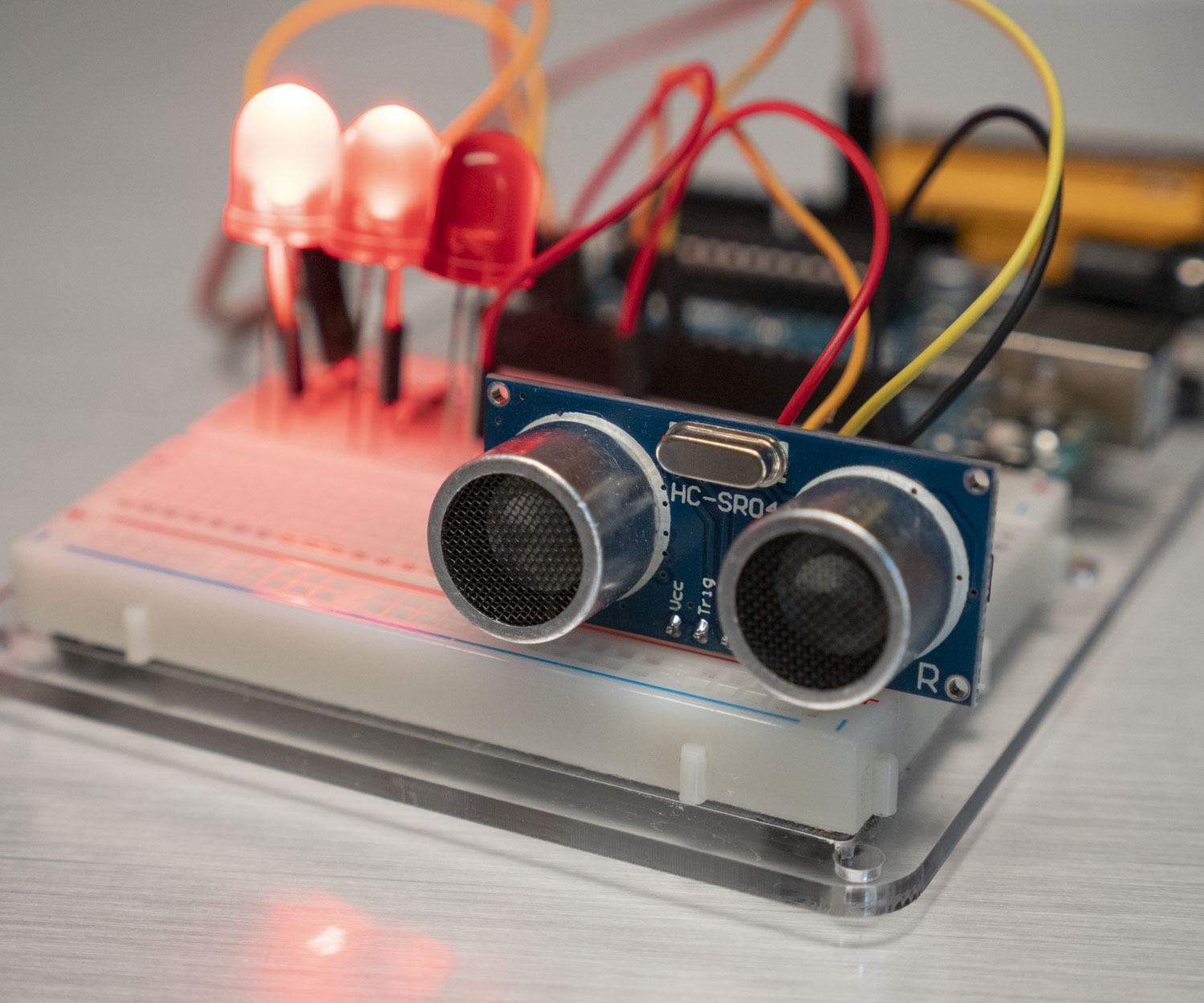 tinkercad-circuits-ultrasonic-rangefinder-optimized-00.jpg