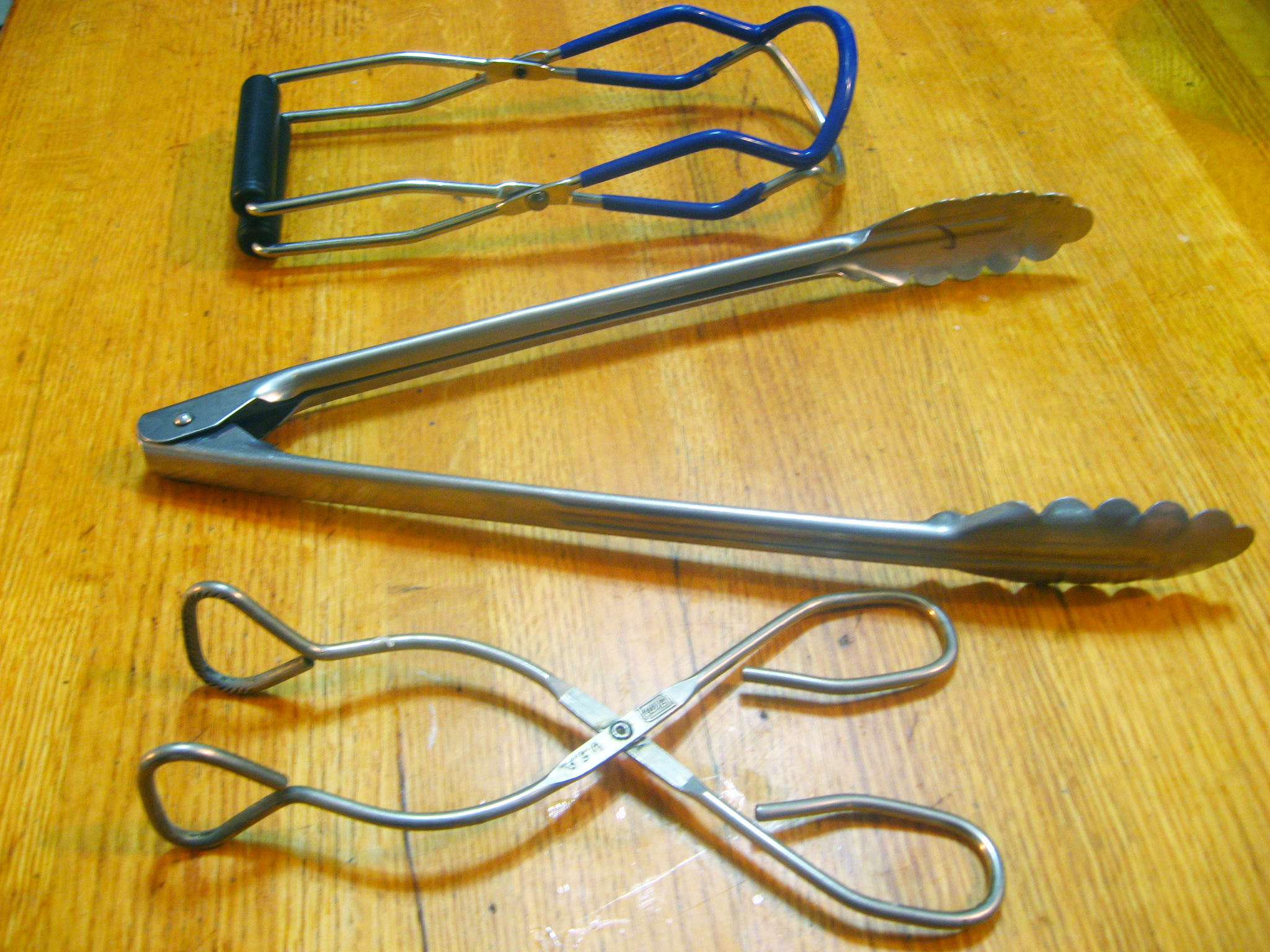 tongs.jpg