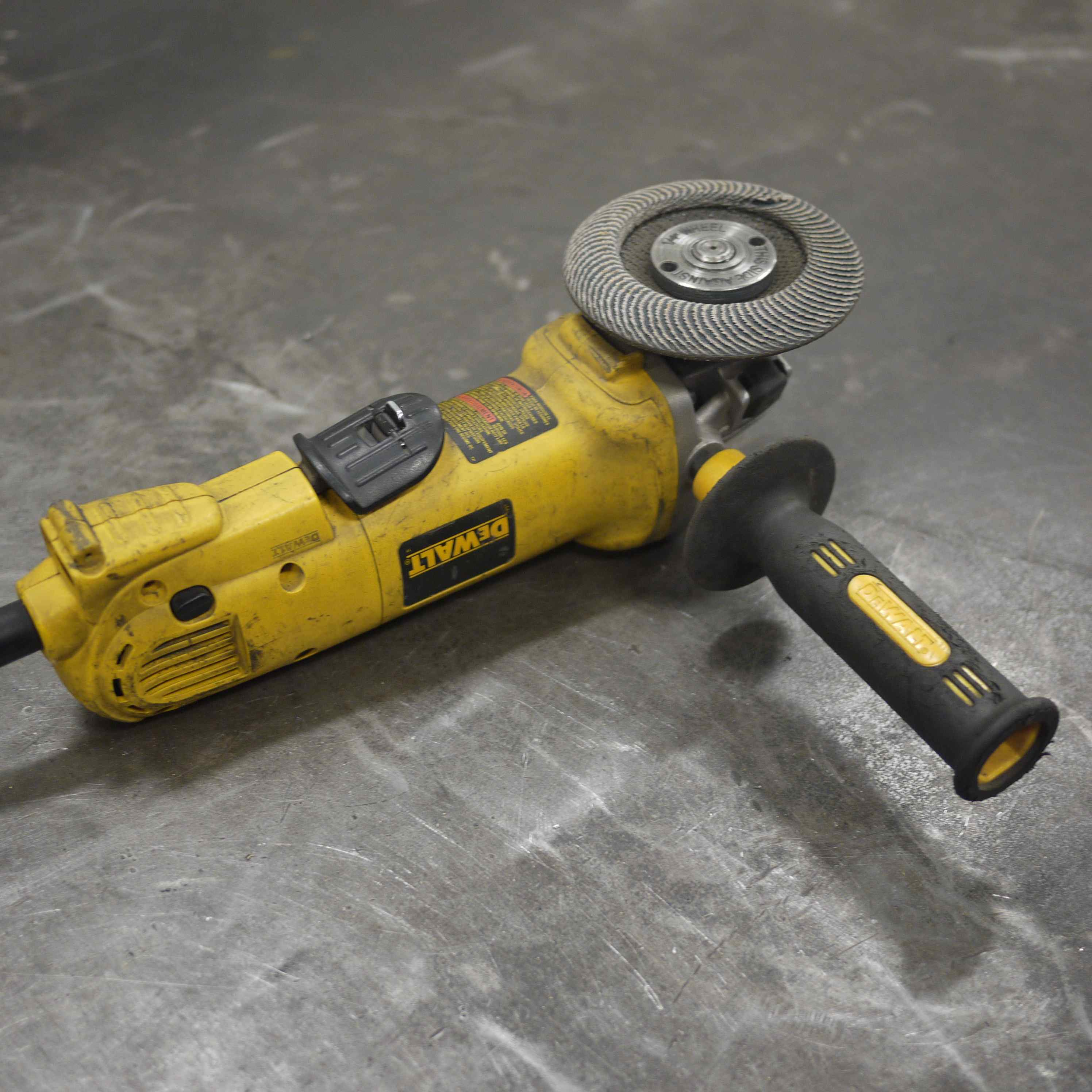 tool angle grinder.jpg