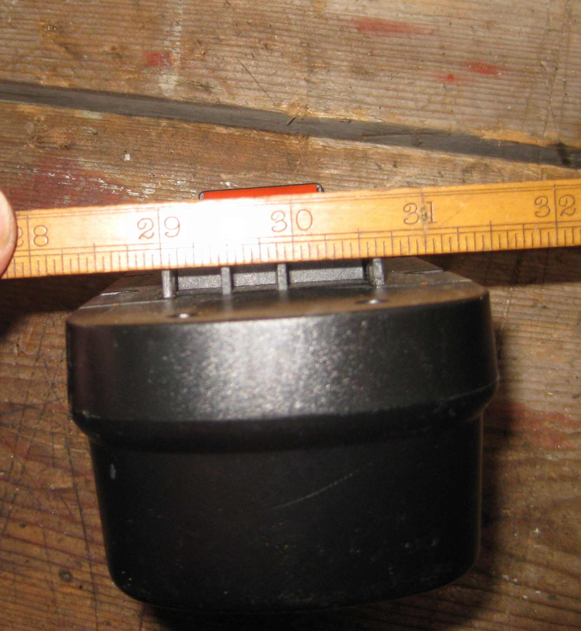 top of new battery c measure.jpg