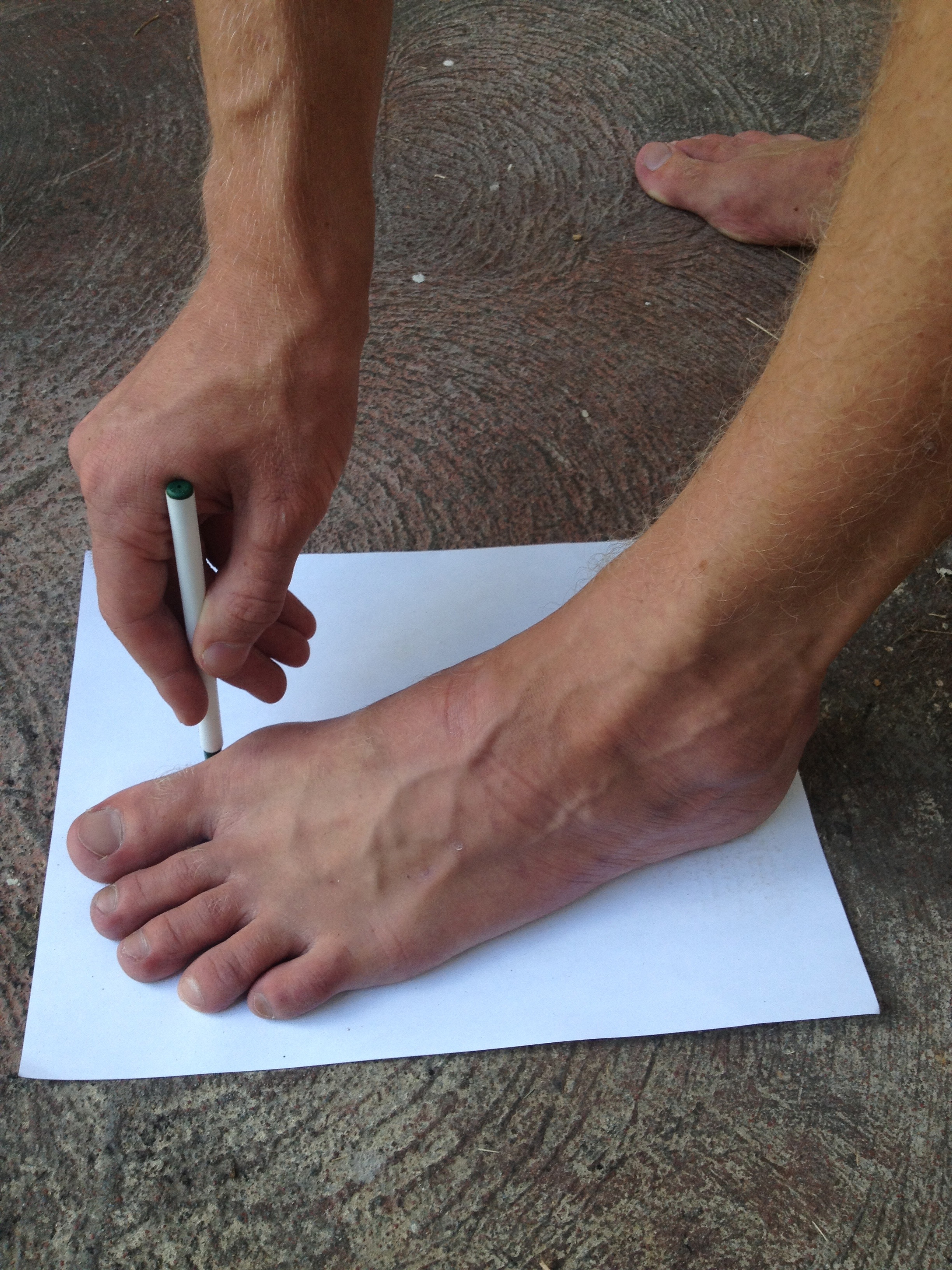 tracing-feet.jpg