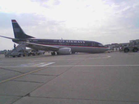 us_airways_landing_gear_collapse.jpg