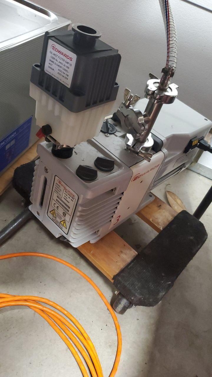 vacuum pump.jpg