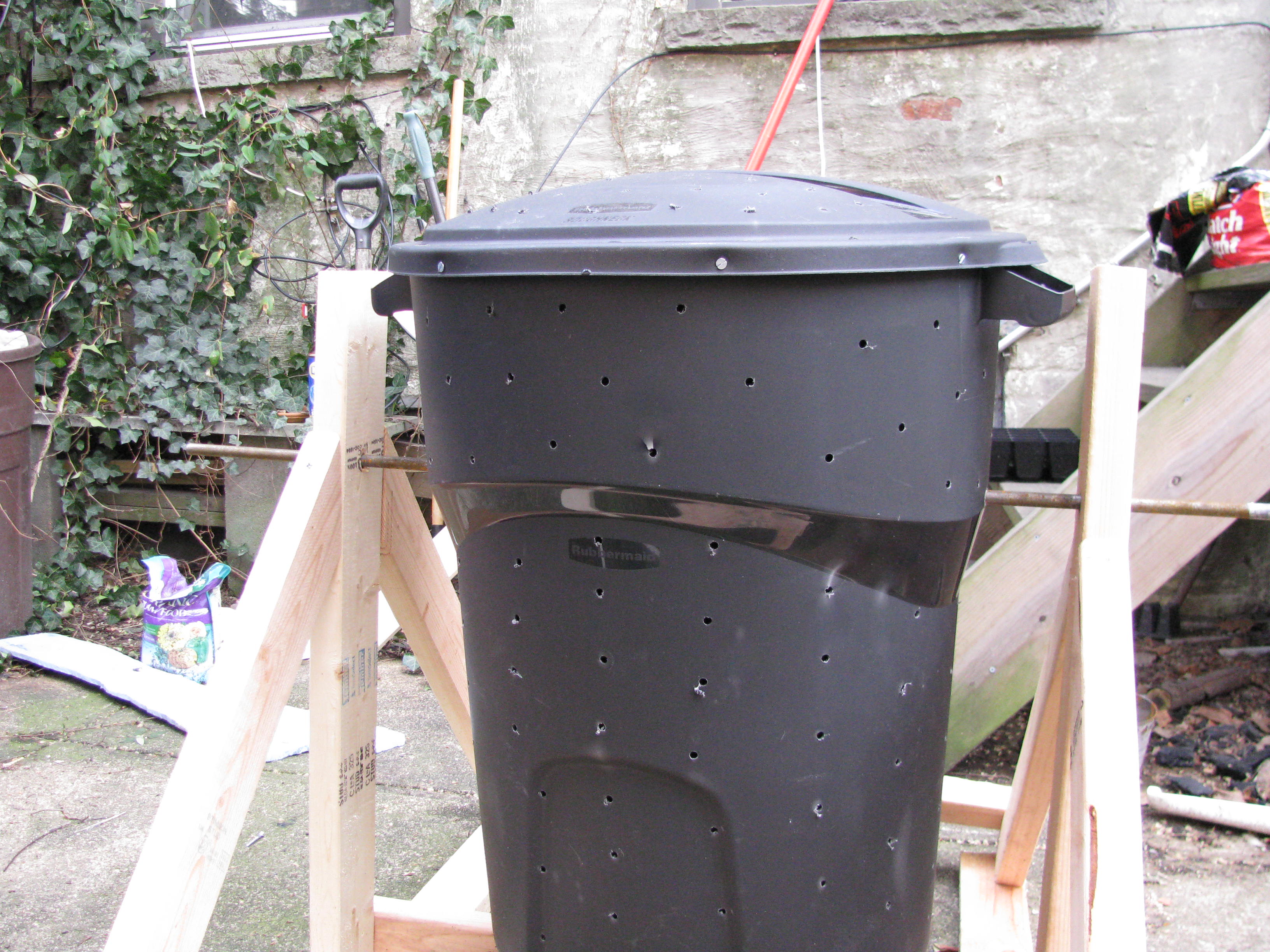 vertical composter back.JPG