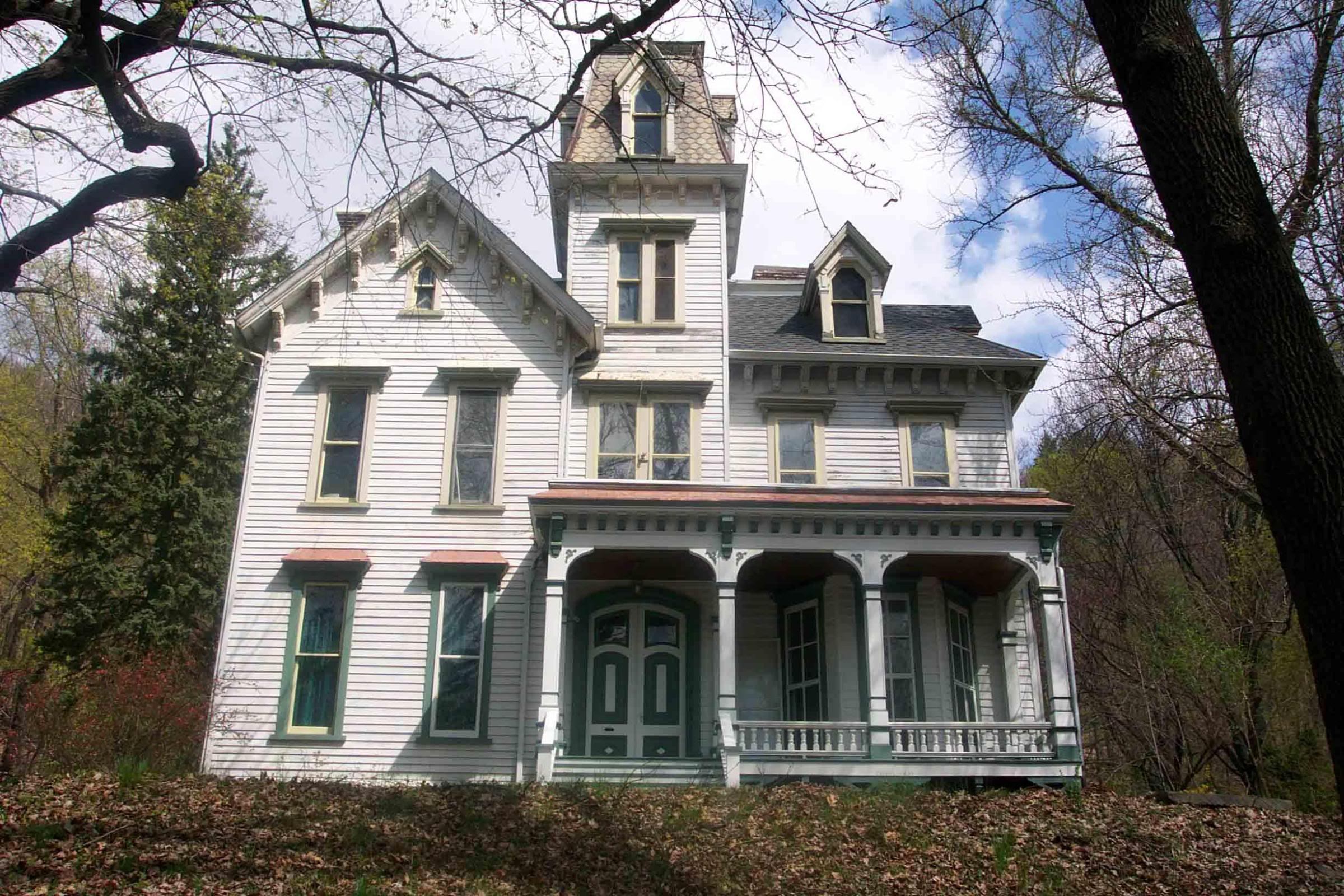 victorian_house1.jpg