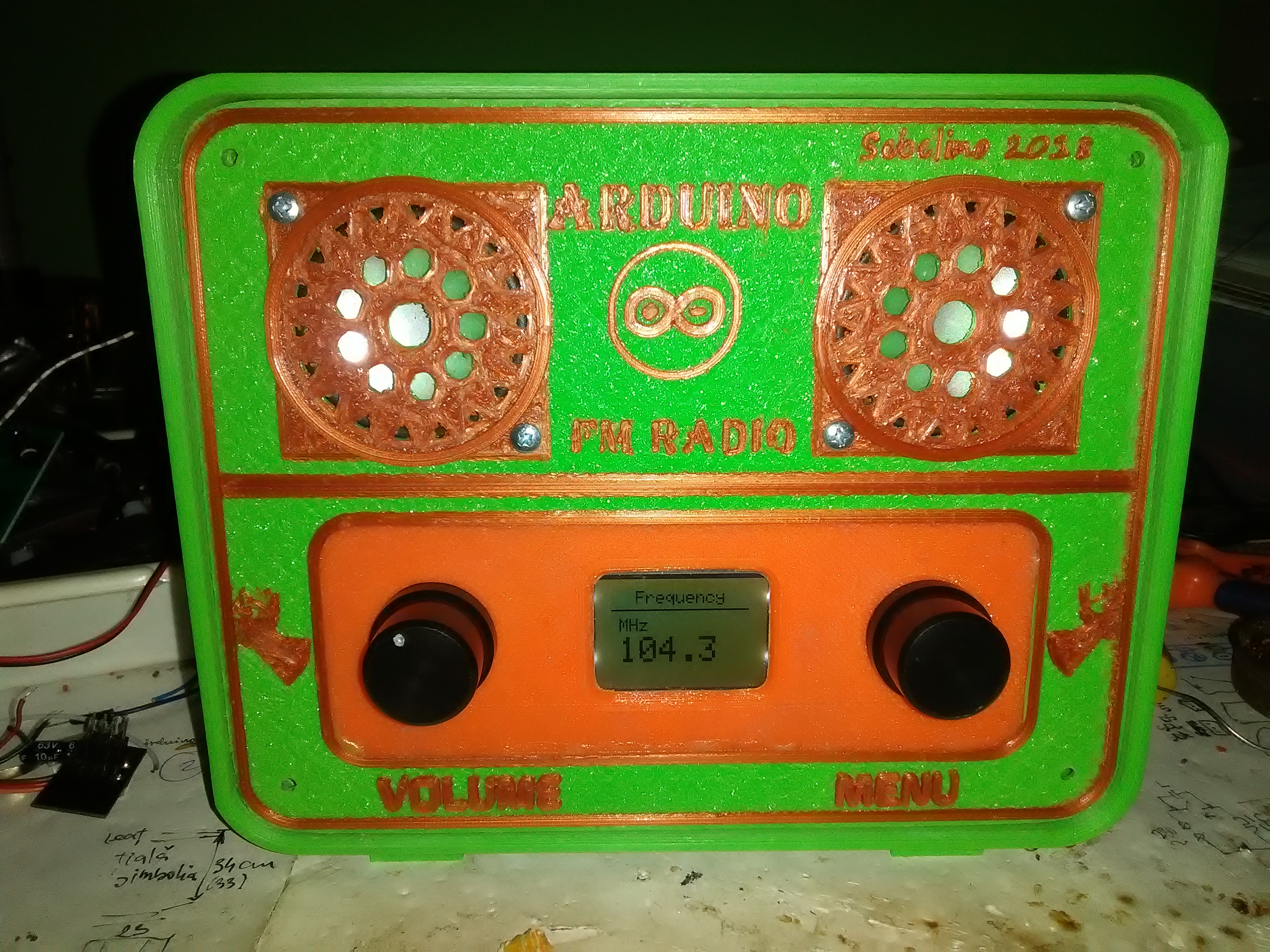 vintage fm radio.jpg