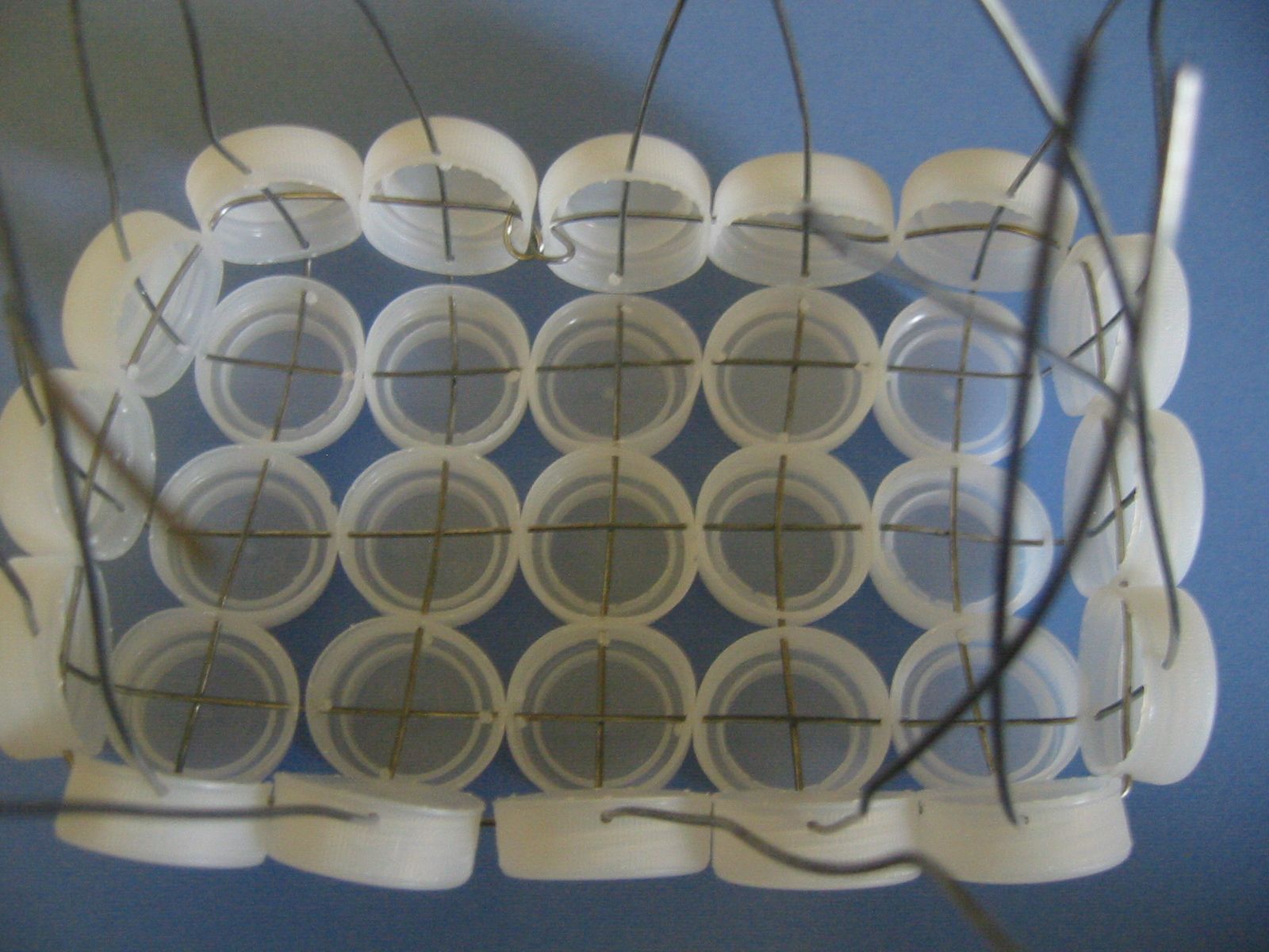 waterbottle cap basket 05.jpg