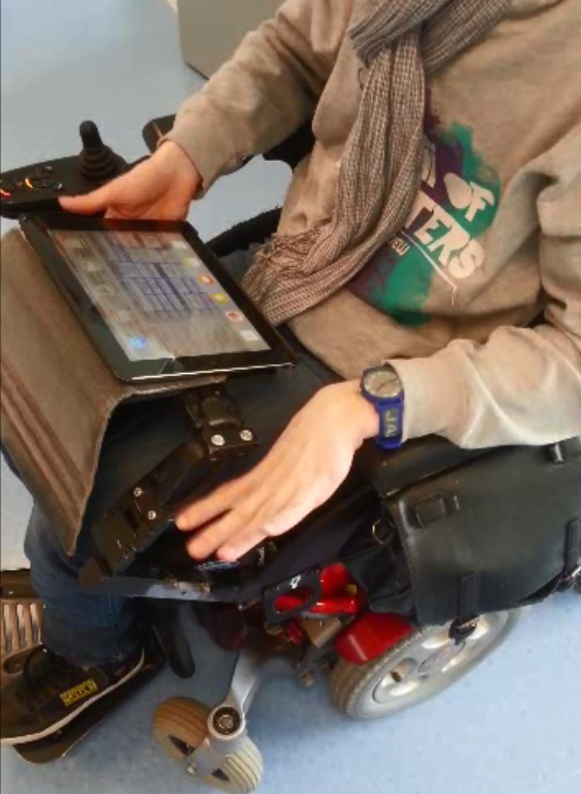 wheelchair tray arm&eacute;.jpg