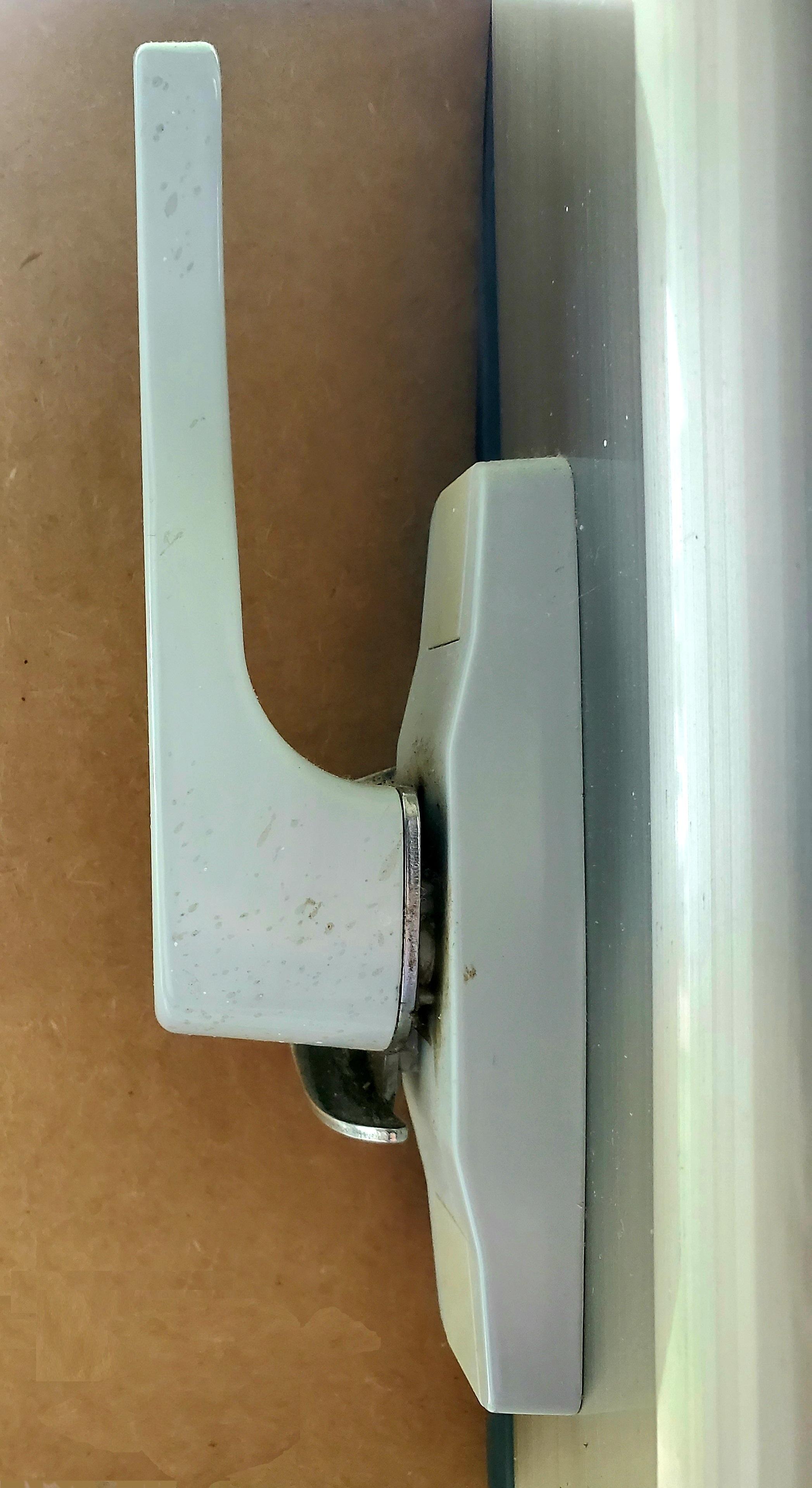 window latch.jpg