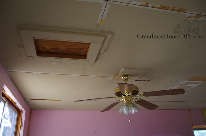 working-little-house-remodel-ceiling-fan.jpg