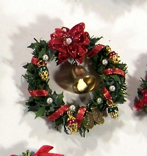 wreath window 1st-3.jpg