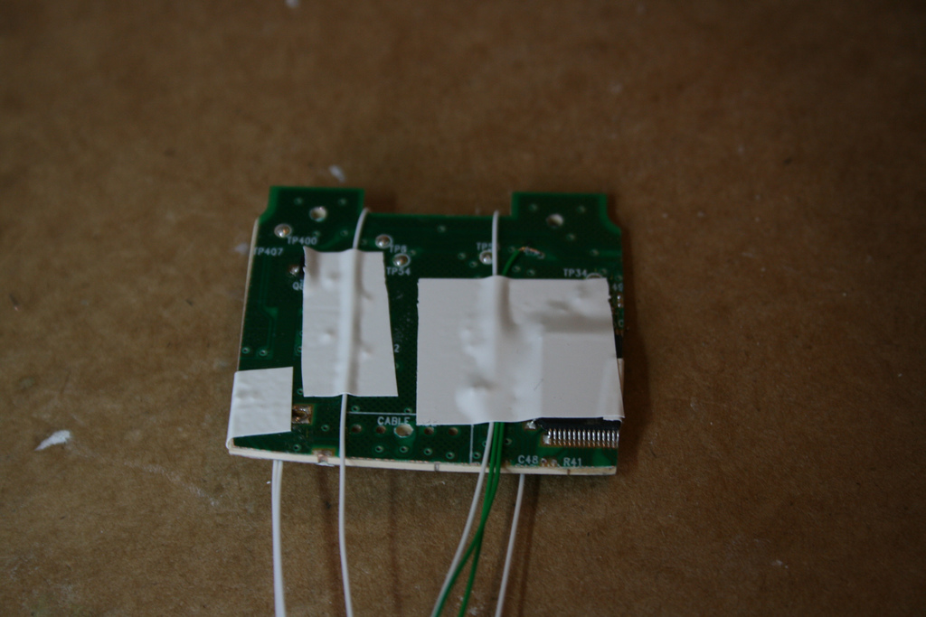 xbox-guide_extender-wires_taped_back.jpg