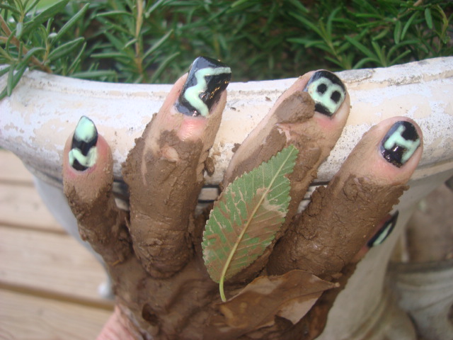 zombie fingernails (55).JPG