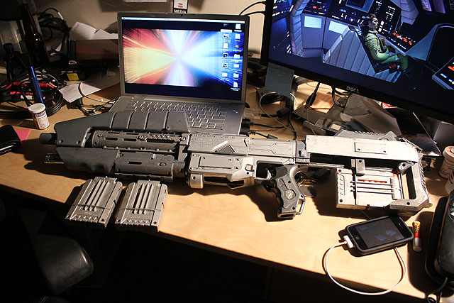 How to Make a Cool Halo Assult Rifle!!!