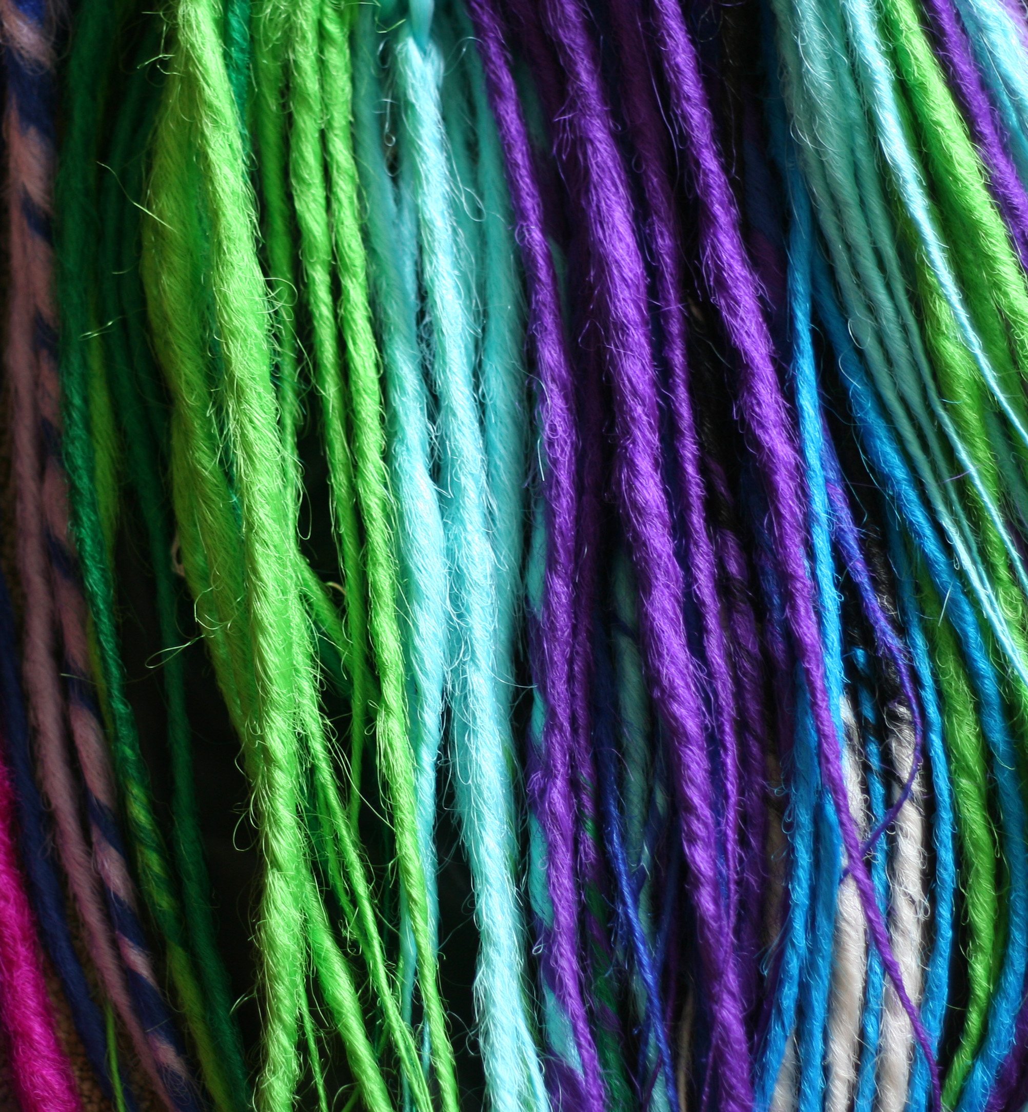 DIY Synthetic Dreads: Making Solid Single Ended Dreads